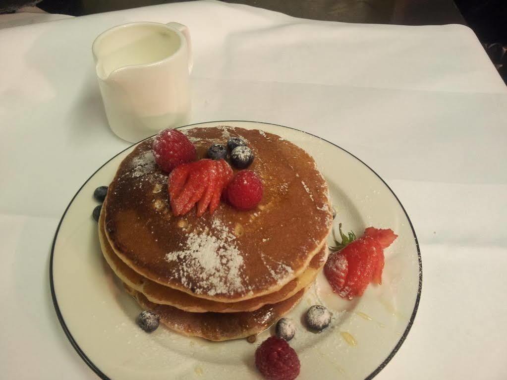 Pensión Mackays 4*